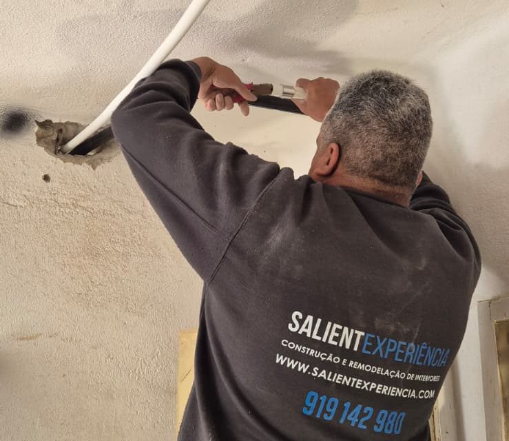 Acabamentos de remodelação em apartamento de Benfica